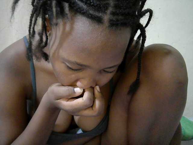 queen-slender live cam on BongaCams