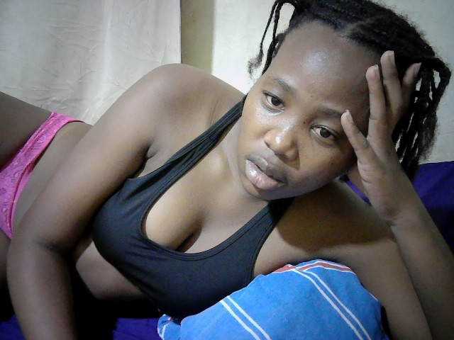 queen-slender live cam on BongaCams