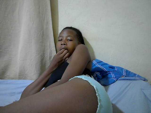 queen-slender live cam on BongaCams