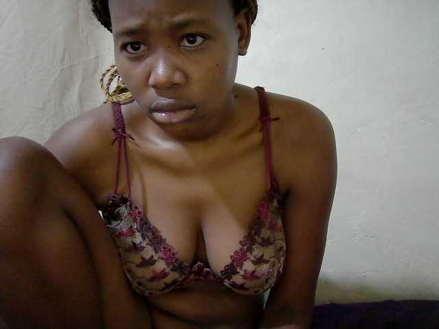 queen-slender live cam on BongaCams