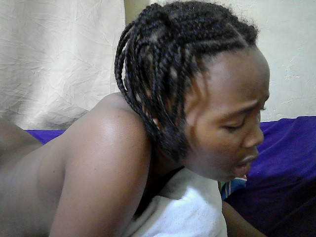 queen-slender live cam on BongaCams