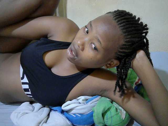 queen-slender live cam on BongaCams