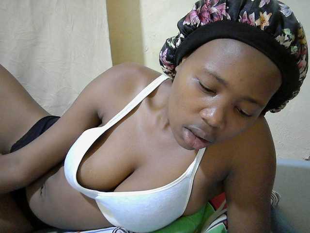 queen-slender live cam on BongaCams