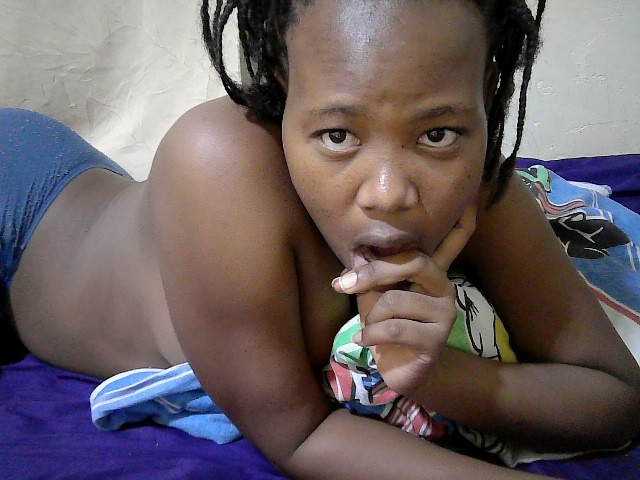 queen-slender live cam on BongaCams