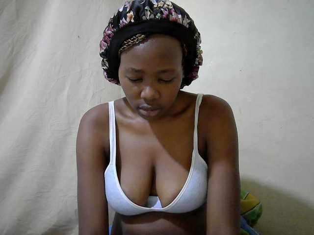 queen-slender live cam on BongaCams