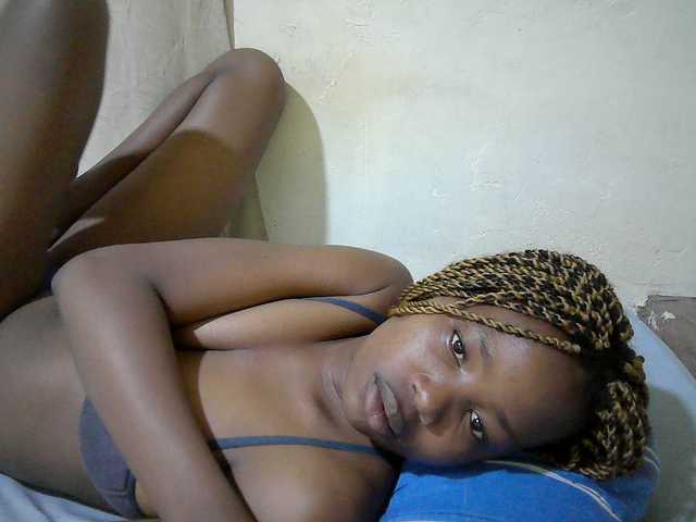 queen-slender live cam on BongaCams