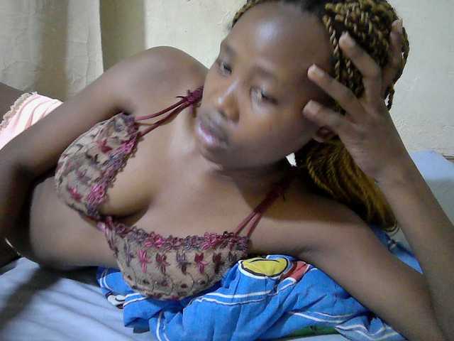 queen-slender live cam on BongaCams