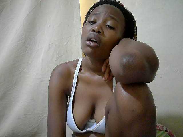queen-slender live cam on BongaCams