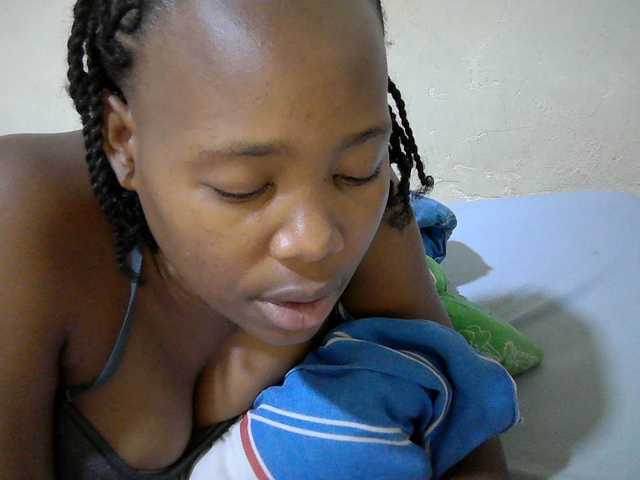 le modèle queen-slender est en webcam porno dans un show sur le site bongacams, il possède les tags suivants: Ebony,Brunette,Trimmed
