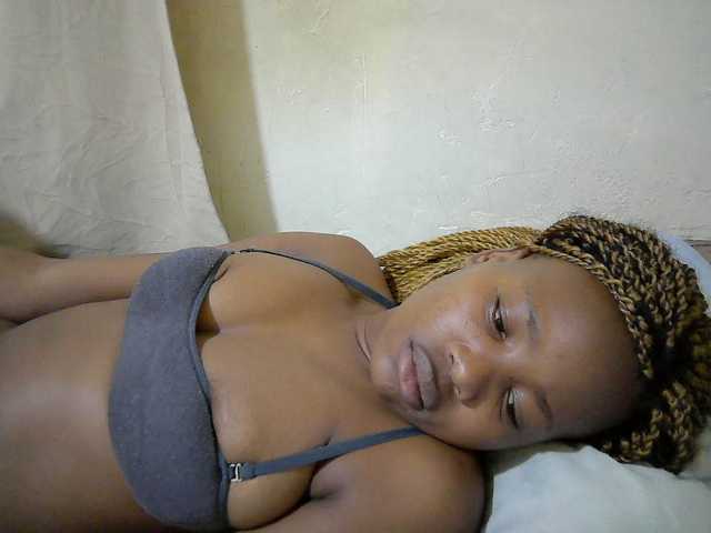 queen-slender live cam on BongaCams