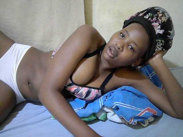 Queen Slender on Bongacams