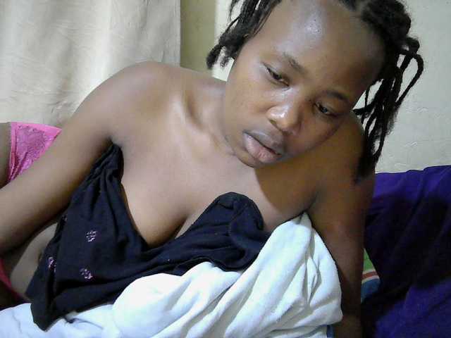 queen-slender live cam on BongaCams