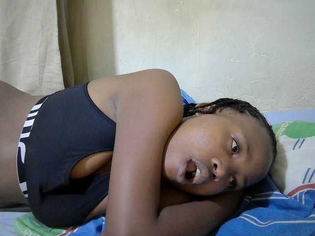 queen-slender live cam on BongaCams