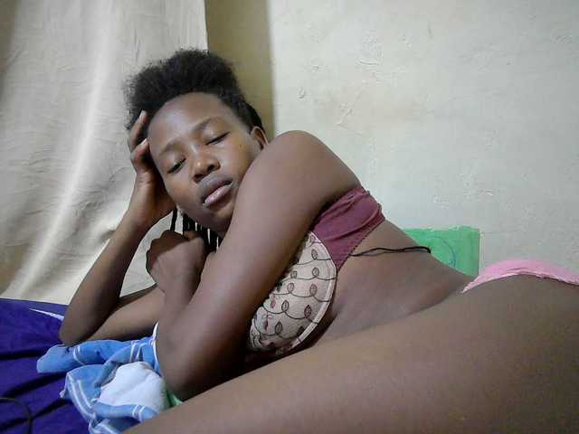 queen-slender live cam on BongaCams