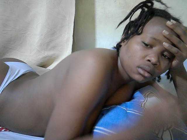queen-slender live cam on BongaCams