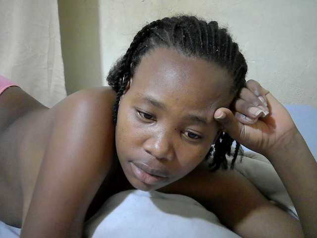 queen-slender live cam on BongaCams