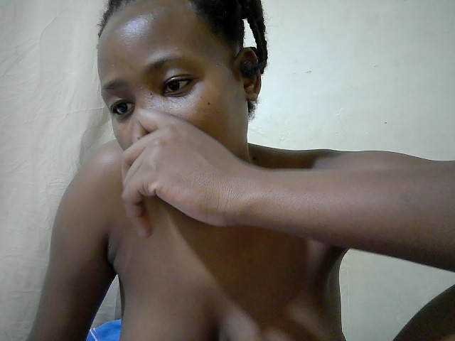 queen-slender live cam on BongaCams