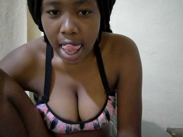 queen-slender live cam on BongaCams