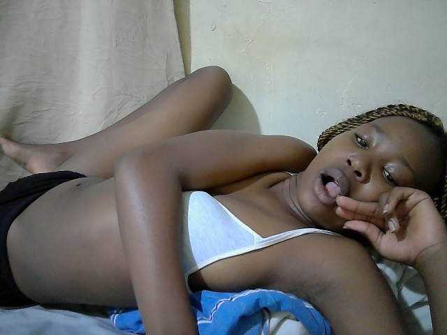 queen-slender live cam on BongaCams