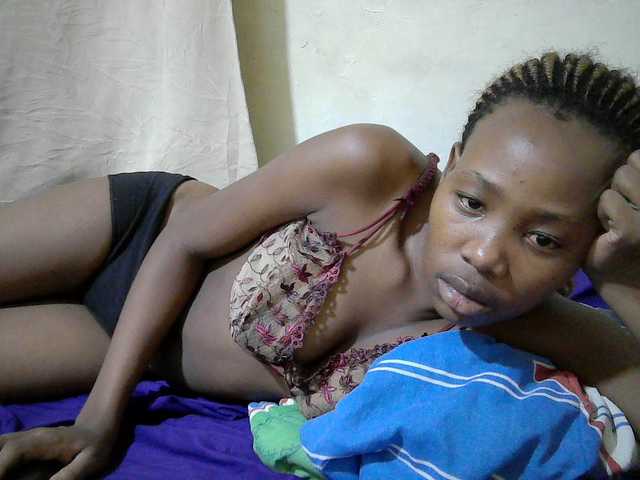 le modèle queen-slender est en webcam porno dans un show sur le site bongacams, il possède les tags suivants: Ebony,Brunette,Trimmed