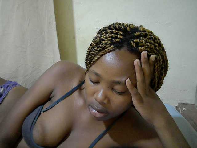 queen-slender live cam on BongaCams