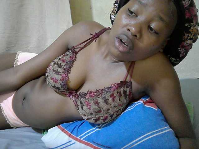 queen-slender live cam on BongaCams