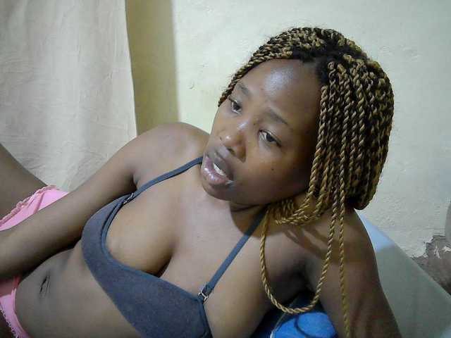 queen-slender live cam on BongaCams