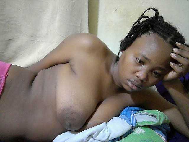 le modèle queen-slender est en webcam porno dans un show sur le site bongacams, il possède les tags suivants: Ebony,Brunette,Trimmed