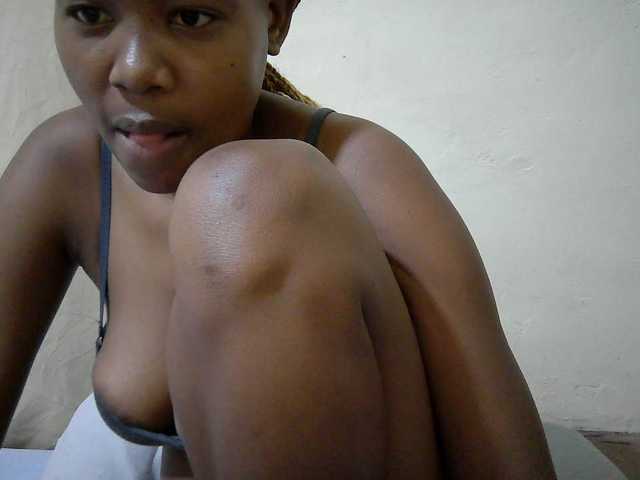 queen-slender live cam on BongaCams