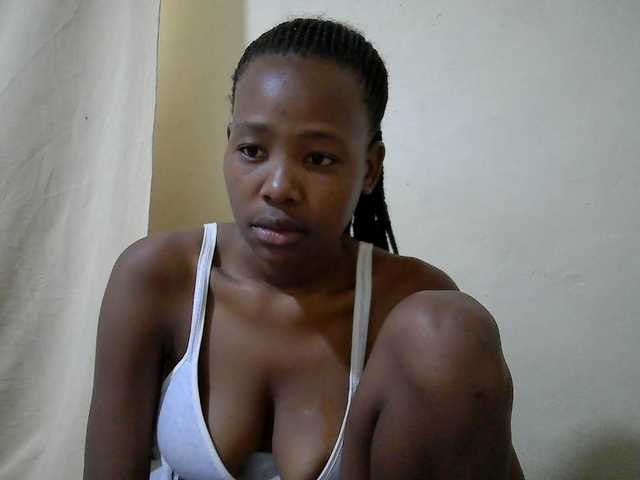 queen-slender live cam on BongaCams