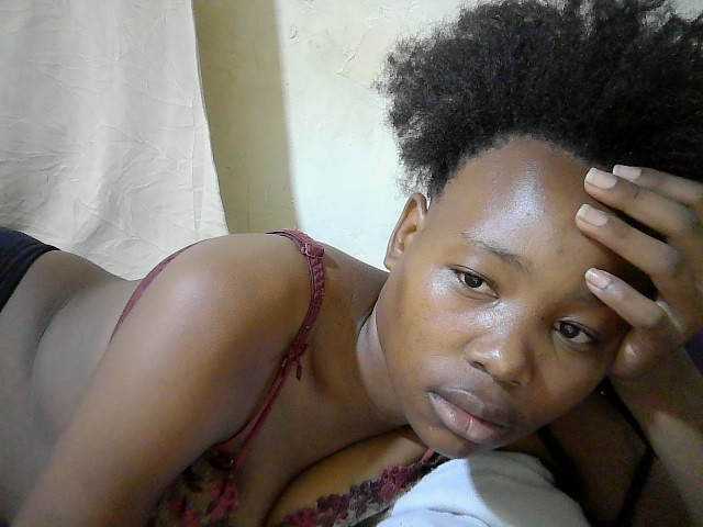 queen-slender live cam on BongaCams