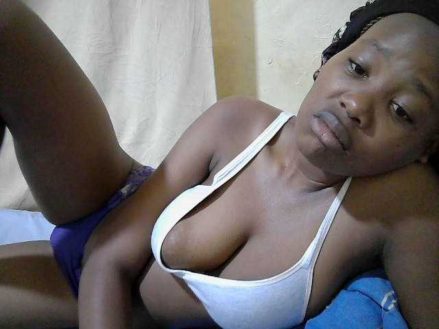 queen-slender live webcam show