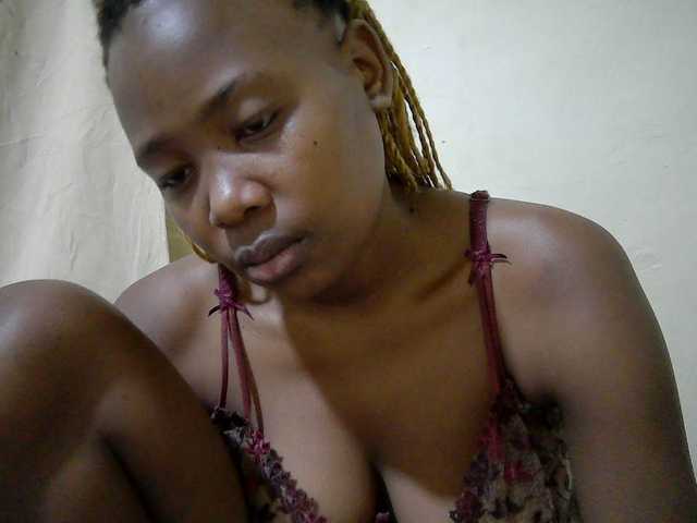 queen-slender live webcam show