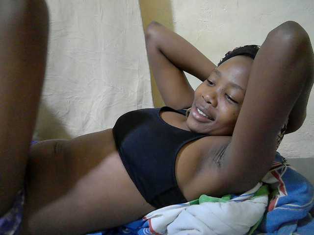 queen-slender live webcam show