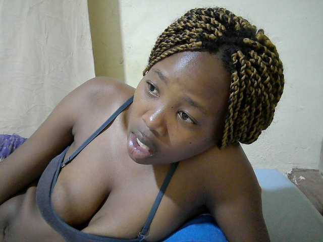 queen-slender live cam on BongaCams