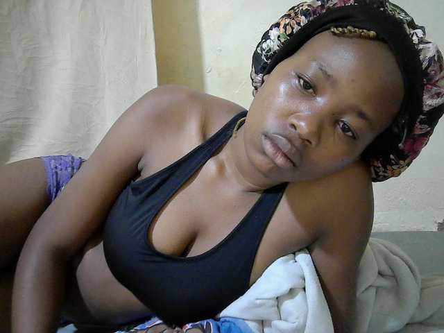 queen-slender live cam on BongaCams