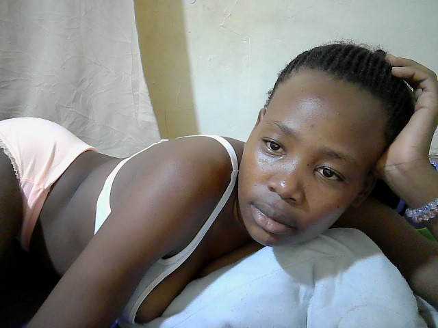 queen-slender live cam on BongaCams