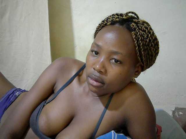 queen-slender live cam on BongaCams