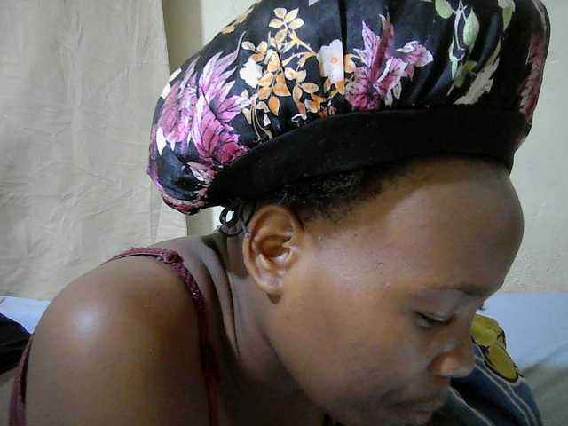 queen-slender live cam on BongaCams