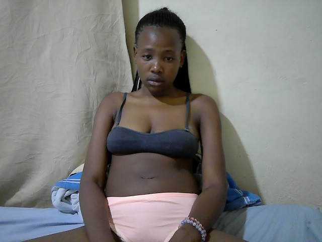 queen-slender live cam on BongaCams