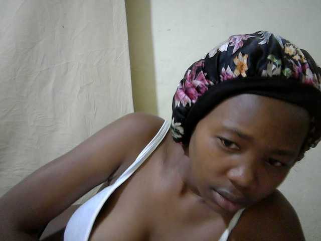 queen-slender live cam on BongaCams