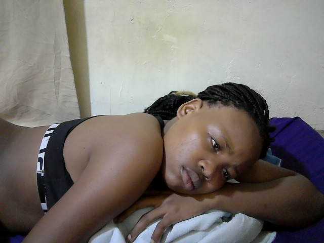 queen-slender live cam on BongaCams