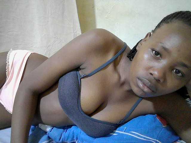 queen-slender live cam on BongaCams
