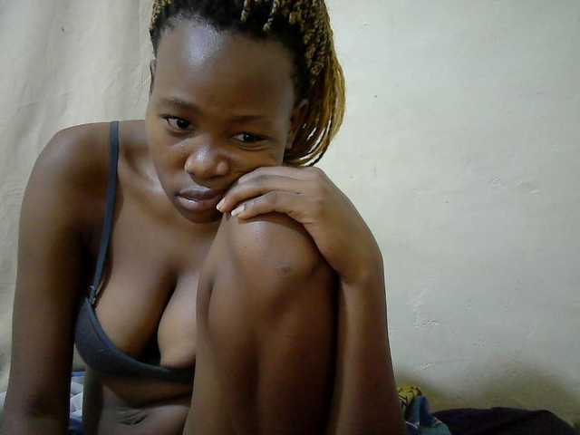 queen-slender live cam on BongaCams
