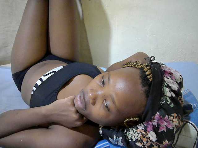queen-slender live cam on BongaCams