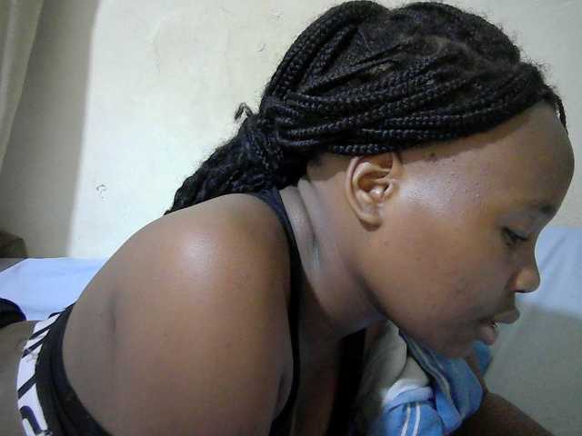 queen-slender live cam on BongaCams