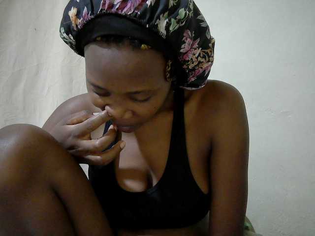 queen-slender live cam on BongaCams