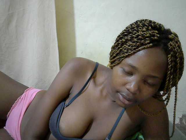 queen-slender live cam on BongaCams