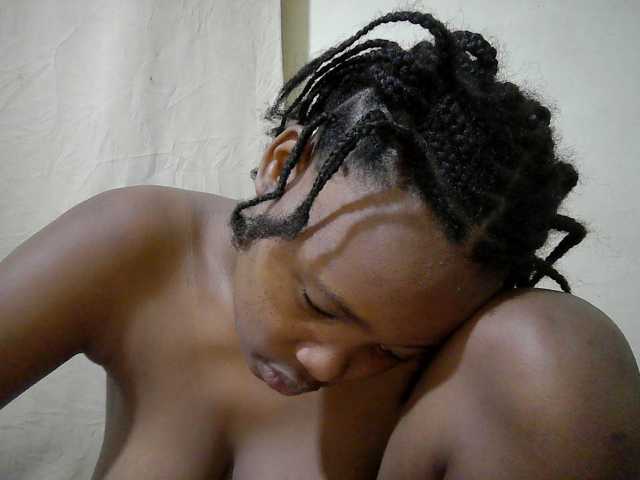 queen-slender live cam on BongaCams