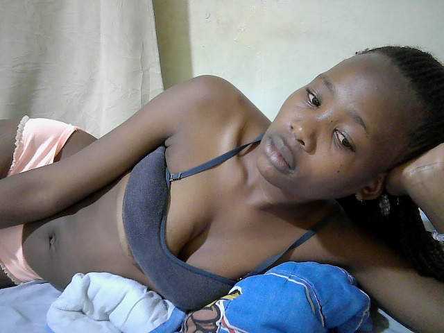 queen-slender live cam on BongaCams